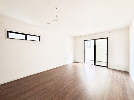 ���r���O�@�傫�ȑ����炽���Ղ�̗z���ƕ����������郊�r���O