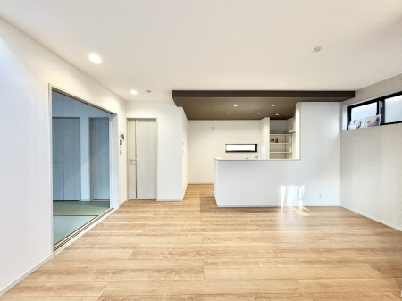 ���r���O�@�אڂ̘a�����J������΂���ɍL�X��Ԃ�  