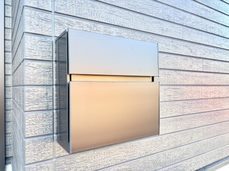 ���̑��@�V���v���f�U�C���̃|�X�g�B