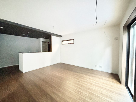 ���r���O�@�傫�ȑ����炽���Ղ�̗z���ƕ����������郊�r���O  