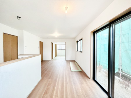 ���r���O�@�i�`�������e�C�X�g�̗D�����_�炩���F�g���̃t���[�����O���f�G�ȃ��r���O�ł��ˁB