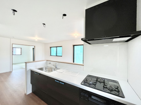 �L�b�`���@�J�E���^�[�z���ɂ��b�������Ȃ��疈���̂������������Ɗy����