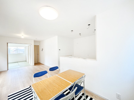 ���r���O�@�������������͋C�̂k�c�j�͉Ƒ��݂�Ȃ̉��K���