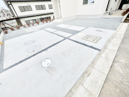 �@�ڂ̑O�����ԏꂾ�ƉJ�̓�����ʂɂ������������������֗��ł���