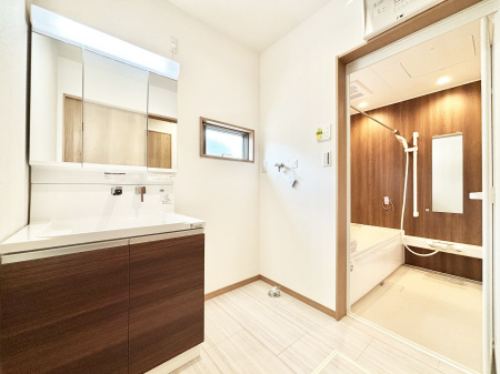 ���ʑ�E���ʏ��@�������̂�����K��Ԃł��B�����̐g�x�x���C�����ǂ����g�������܂��B 