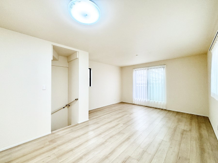 ���̑����ρ@�����u�������܁v�u��������v�Ƒ��Ƃ̃R�~���j�P�[�V�������[�܂郊�r���O�C���K�i������܂��B 