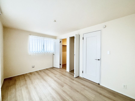 �Q���@�E�H�[�N�C���N���[�[�b�g�����邨�����B�G�߂��Ƃ̓���ւ����s�v�ŕ֗��ł��I