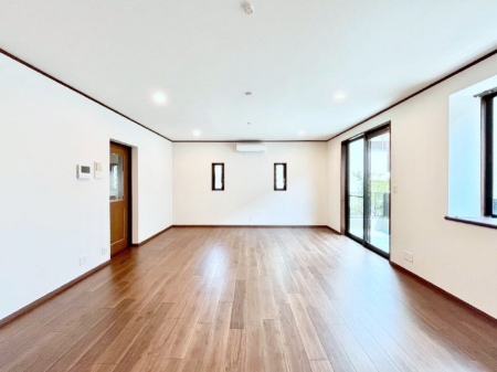 ���r���O�@�Ƒ��c���̎��Ԃ����������Ȃ��났�̃��r���O�_�C�j���O�B   