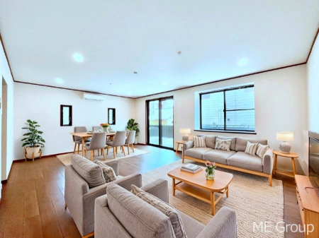 ���r���O�@�傫�ȑ����炽���Ղ�̗z���ƕ����������郊�r���O���Ƌ��CG�ł�  