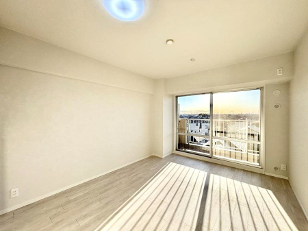 ���r���O�@�傫�ȑ����炽���Ղ�̗z���ƕ����������郊�r���O  