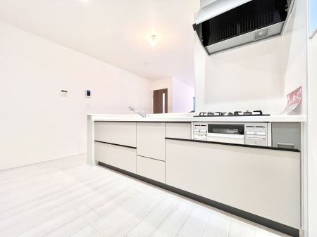 �L�b�`���@���������Ȃ���ł����Ƒ��Ƃ̉�b���y���߂�ΖʃL�b�`��