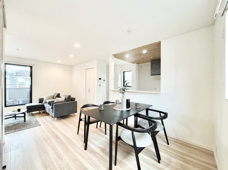 rO@18.1̂kcj͉Ƒ݂Ȃ̉KԁIƑ̂Ȃ厖ȃXy[XłB 