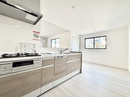 �L�b�`���@���������Ȃ���ł����Ƒ��Ƃ̉�b���y���߂�ΖʃL�b�`�� 