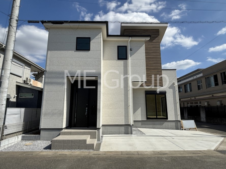 ���n�O�ώʐ^�@�A�N�Z���g�J���[���I�V�����ȃV���v�����_���X�^�C���B 