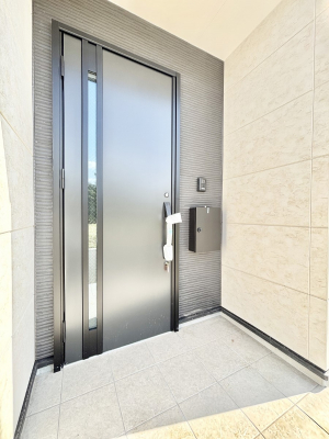 ���ց@��؂ȉƑ��A���q���o�}���錺�ցB