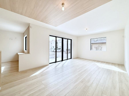 ���̑����ρ@���邢�z���������A�����̕��͋C�ɖ��������_�C�j���O�B   