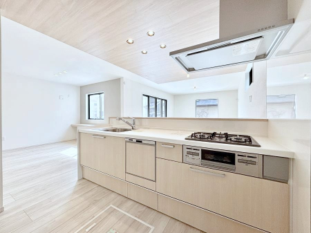 �L�b�`���@�J�E���^�[�z���ɂ��b�������Ȃ��疈���̂������������Ɗy����