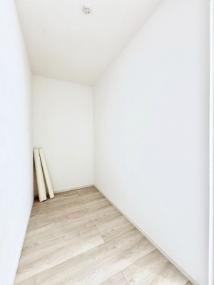 ���̑����ρ@���r���O���[�B�����Ɏ��[������ƕ����W�܂�LDK���X�b�L���Еt�������ł��ˁB  