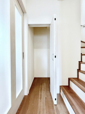 ���̑����ρ@�L�����[�B�|�������G�߂̏��������[���邱�Ƃ��ł��܂��B