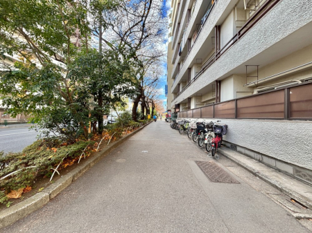 ���n�O�ώʐ^�@�O�ʓ��H�͂�����Ɛ�������Ă��܂� �B