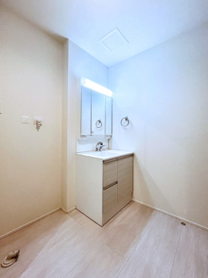 ���̑��@�������̂�����K��Ԃł��B�����̐g�x�x���C�����ǂ����g�������܂��B 