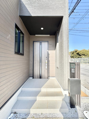 ���ց@��؂ȉƑ��A���q���o�}���錺�ցB