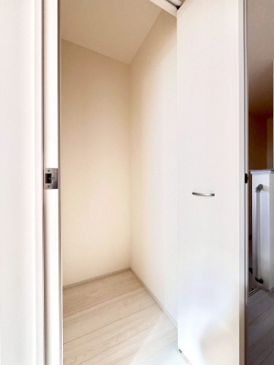 ���̑����ρ@�L�����[�B�|�������G�߂̏��������[���邱�Ƃ��ł��܂��B