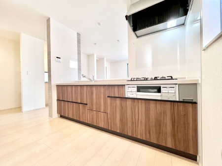 �L�b�`���@���������Ȃ���ł����Ƒ��Ƃ̉�b���y���߂�ΖʃL�b�`��