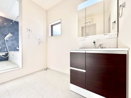 ���̑��@�������̂�����K��Ԃł��B�����̐g�x�x���C�����ǂ����g�������܂��B 