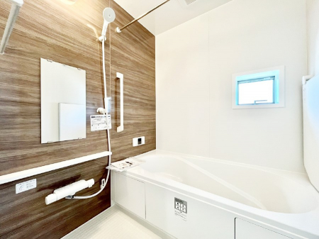 �����@����̔�������Ă���閾�邢�������̂���o�X���[��