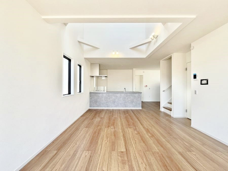 ���̑����ρ@�����������疾�邢�z���������A�����̕��͋C�ɖ��������_�C�j���O�B