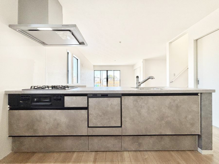 �L�b�`���@�������������I�ɁA�y�����I�V�X�e���L�b�`��