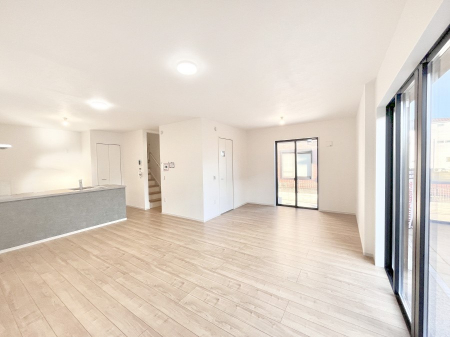 ���r���O�@�Ƒ��c���̎��Ԃ����������Ȃ��났�̃��r���O�_�C�j���O�B   