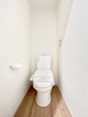 �g�C���@�g�C����1�K��2�K���ꂼ��ɔz�u����Ă��ĂƂĂ��֗��ł��B 