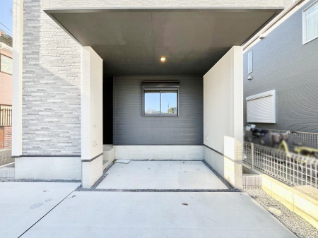 �@�����Ɍ������Ȃ����ԃX�y�[�X�B