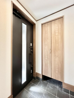 ���ց@�K���X�X���b�g�̓��������փh�A�������Ɍ���͂��Ă���܂�