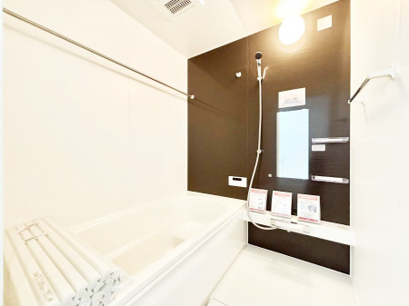 �����@����̔�������Ă���閾�邢�������̂���o�X���[��