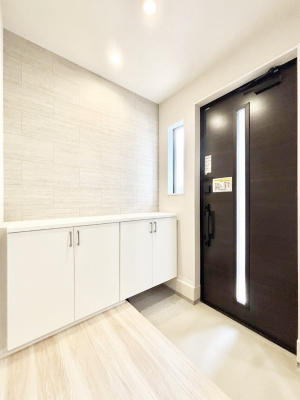 ���ց@�K���X�X���b�g�̓��������փh�A�������Ɍ���͂��Ă���܂�