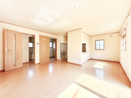 ���r���O�@���Ƒ������R�ƏW�܂�A���₩�ȏ΂����ŕ�܂��e���̋�ԂɂȂ肻���ł��ˁI