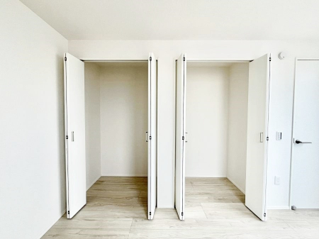 ���[�@�m���̃N���[�[�b�g�B���s��������̂Ō���̈ߗނ�����������܂�܂��B