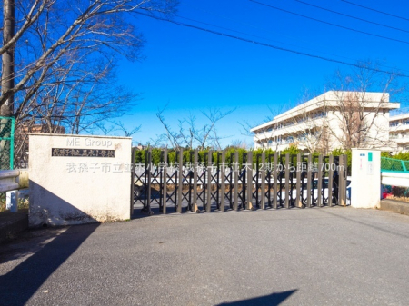 ӊ@wZ 700m 䑷qs؏wZ