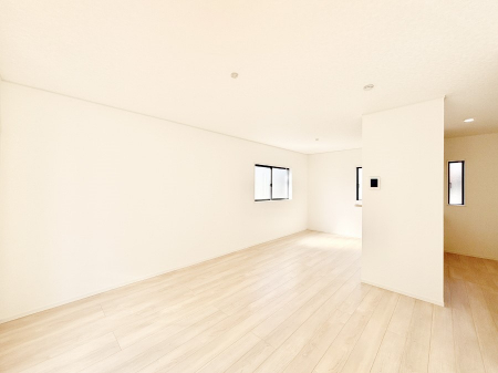 ���̑����ρ@�Ƒ��̏Ί炪���R�Ɛ��܂�Ă���A����ȕ��͋C�̃_�C�j���O�Ɏd�オ���Ă��܂��B