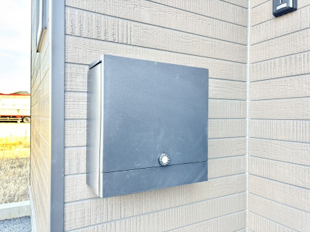 ���̑��@�V���v���f�U�C���̃|�X�g�B