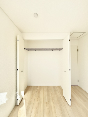 ���[�@�m���̃N���[�[�b�g�B���s��������̂Ō���̈ߗނ�����������܂�܂��B