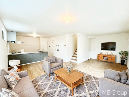 ���r���O�@�������������͋C�̂k�c�j�͉Ƒ��݂�Ȃ̉��K��ԁ��Ƌ��CG�ł�