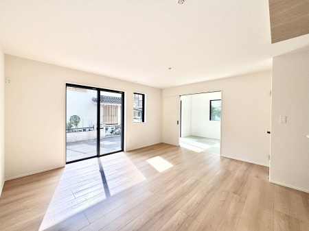 ���̑����ρ@�Ƒ��̏Ί炪���R�Ɛ��܂�Ă���A����ȕ��͋C�̃_�C�j���O�Ɏd�オ���Ă��܂� 