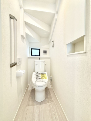 �g�C���@�g�C����1�K��2�K���ꂼ��ɔz�u����Ă��ĂƂĂ��֗��ł��B 