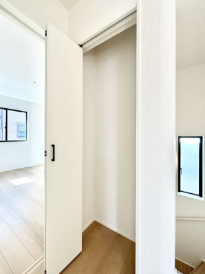 ���̑����ρ@�L�����[�B�|�������G�߂̏��������[���邱�Ƃ��ł��܂��B