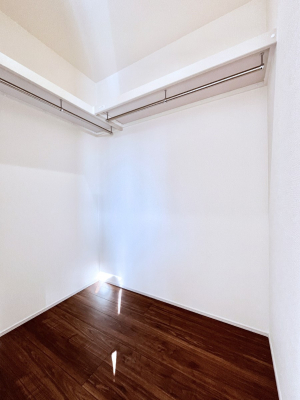 ̑@EH[NCN[[bgtŐԂLpł܂B