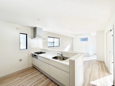 �L�b�`���@���������Ȃ��炲�Ƒ��Ƃ̉�b���y���߂�ΖʃJ�E���^�[�L�b�`��